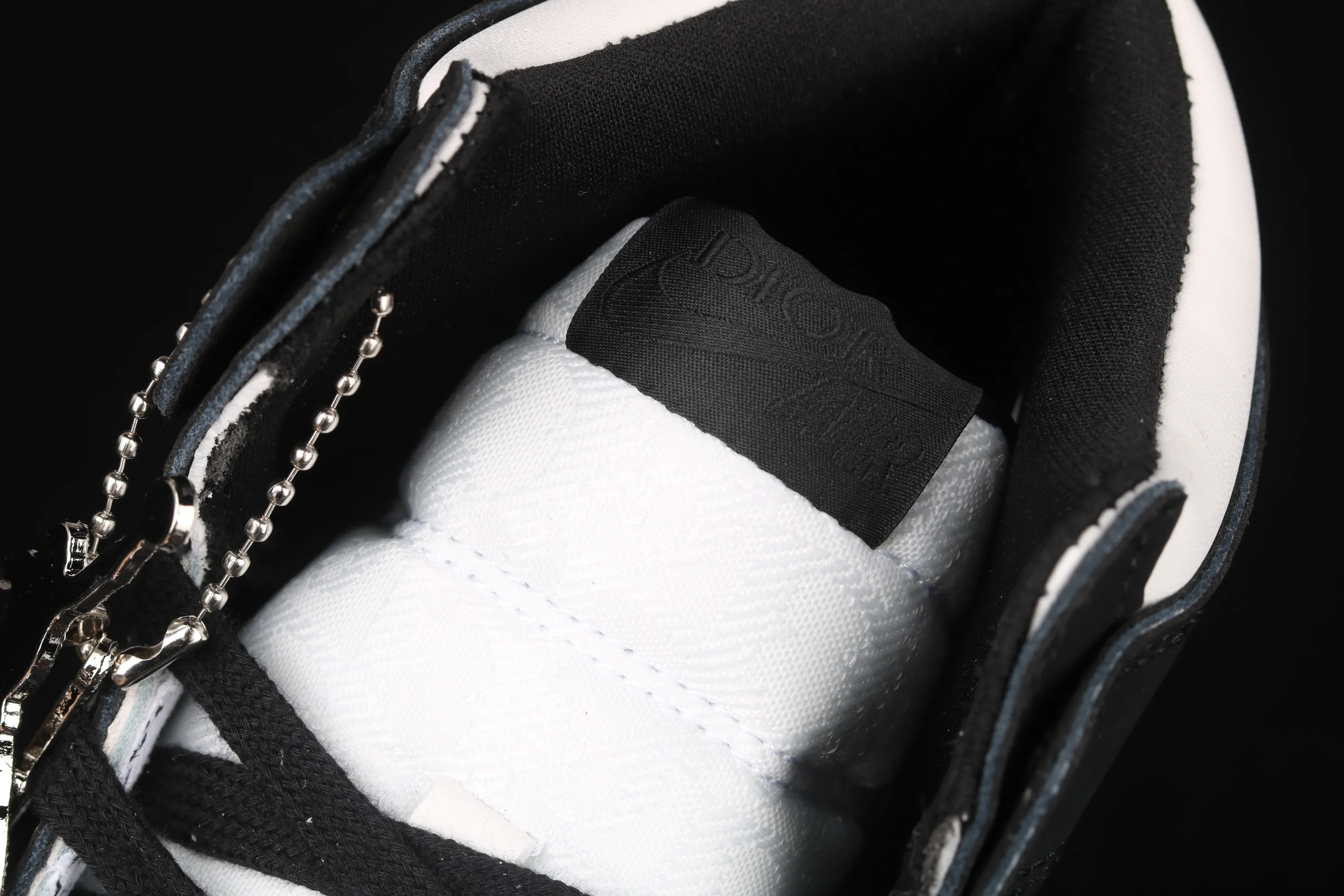 All categories Air Jordan Jordan series basketball shoes Air Jordan 1 High Z version Dr x Air Jordan 1 High AJ1 Joe 1 Dior joint black and white high top CN8607-001